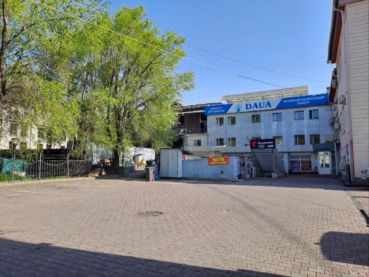 Fox Park Hostel Алматы Экстерьер фото