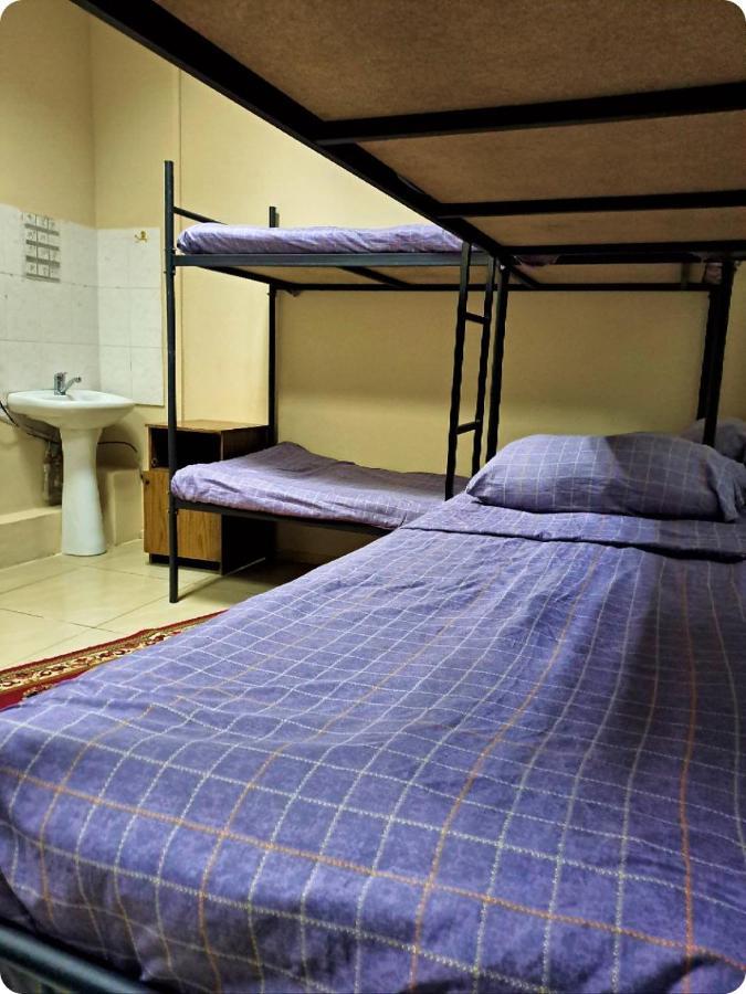 Fox Park Hostel Алматы Экстерьер фото